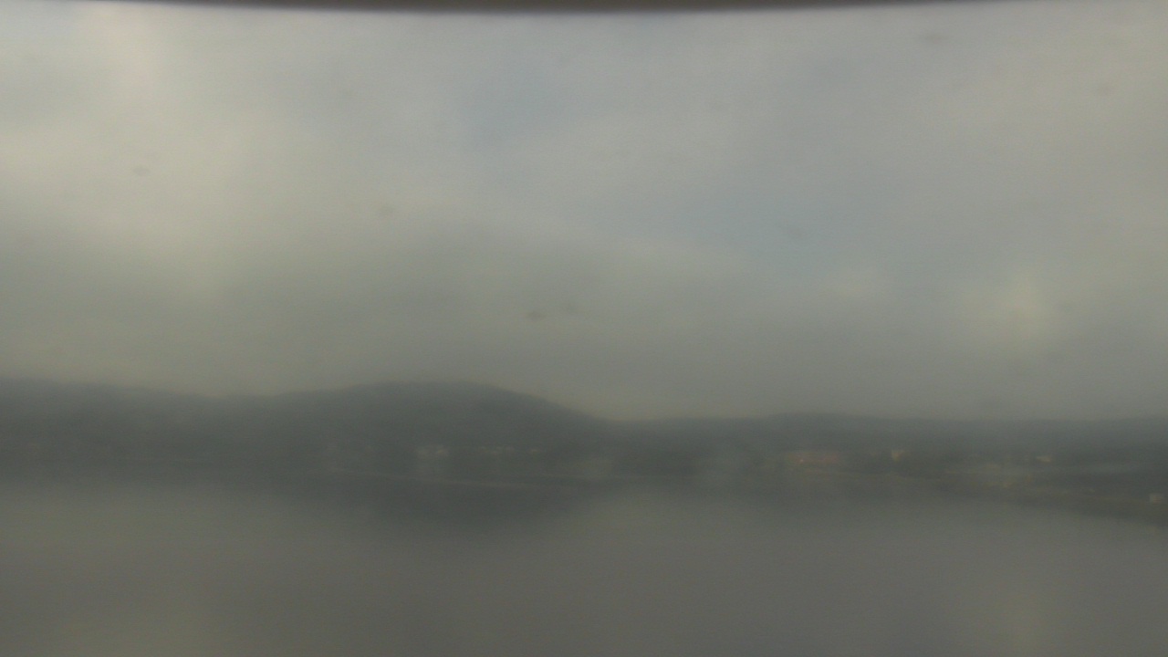 Thumbnail for current weather camera view from Wyndham Garden Lake Guntersville in Guntersville, Alabama