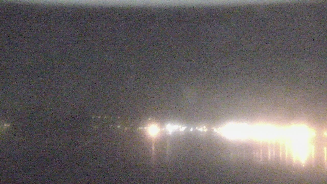 Thumbnail for current weather camera view from Wyndham Garden Lake Guntersville in Guntersville, Alabama