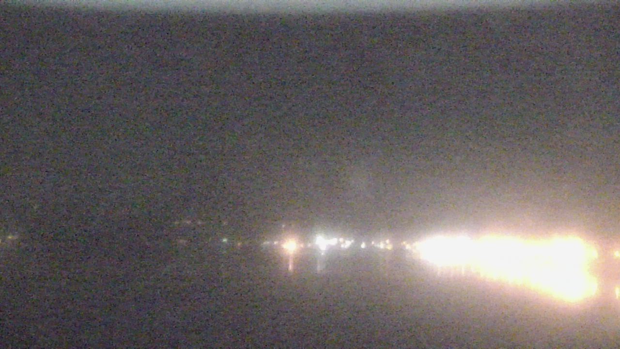 Thumbnail for current weather camera view from Wyndham Garden Lake Guntersville in Guntersville, Alabama