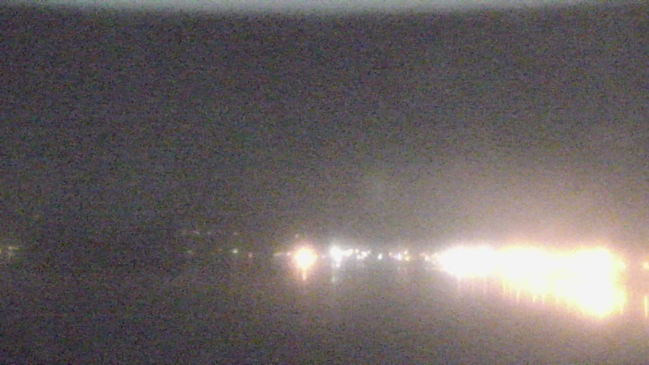 Thumbnail for current weather camera view from Wyndham Garden Lake Guntersville in Guntersville, Alabama