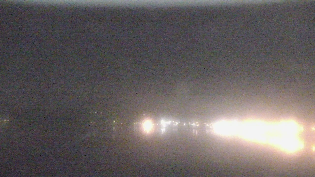 Thumbnail for current weather camera view from Wyndham Garden Lake Guntersville in Guntersville, Alabama