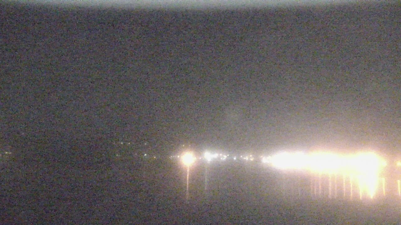 Thumbnail for current weather camera view from Wyndham Garden Lake Guntersville in Guntersville, Alabama