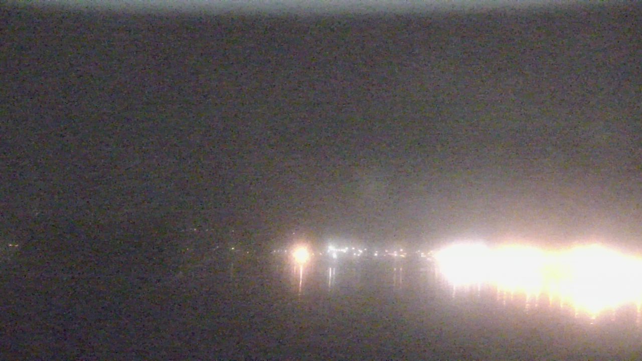 Thumbnail for current weather camera view from Wyndham Garden Lake Guntersville in Guntersville, Alabama