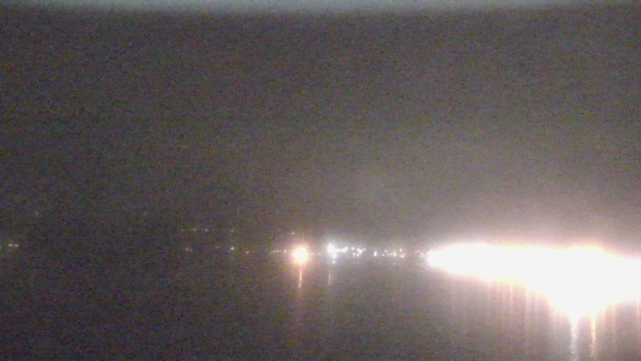 Thumbnail for current weather camera view from Wyndham Garden Lake Guntersville in Guntersville, Alabama