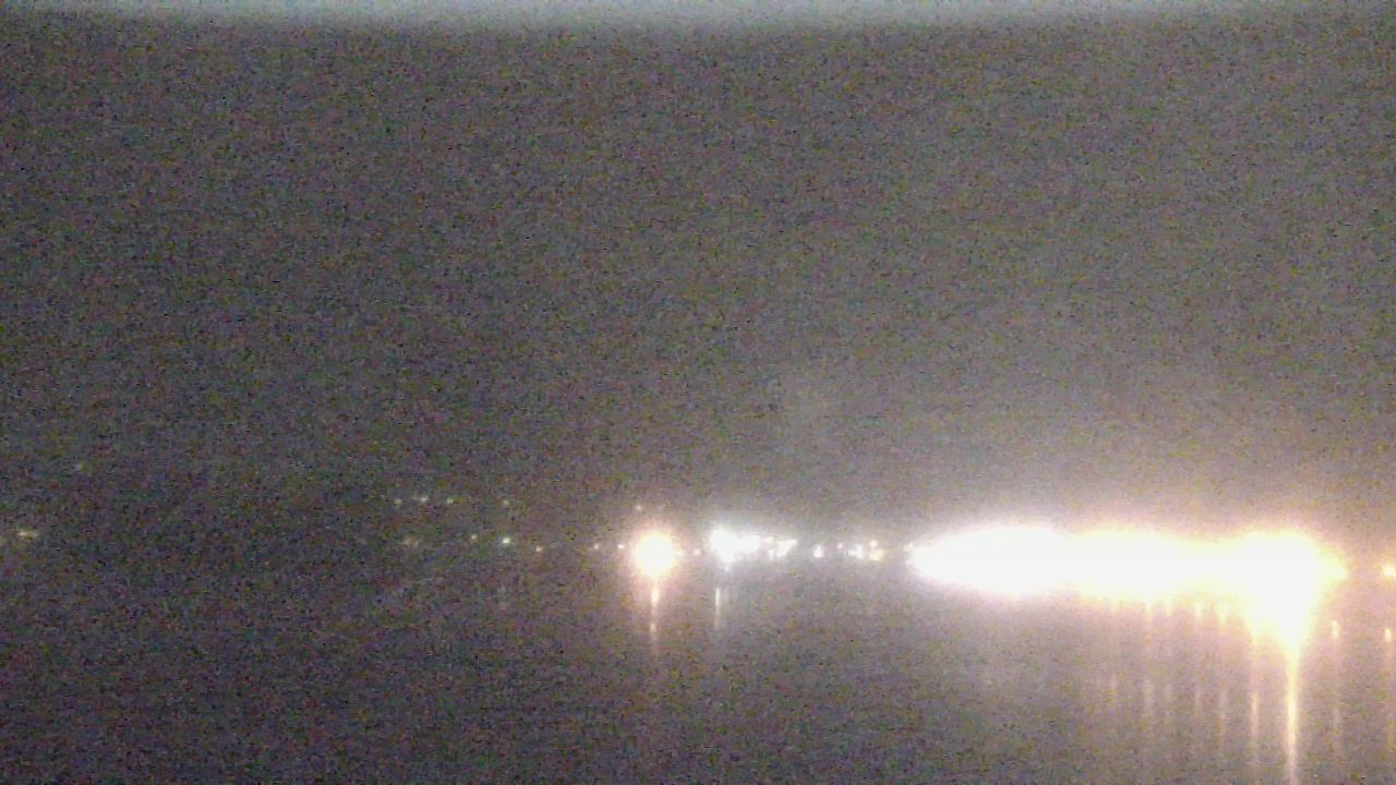 Thumbnail for current weather camera view from Wyndham Garden Lake Guntersville in Guntersville, Alabama