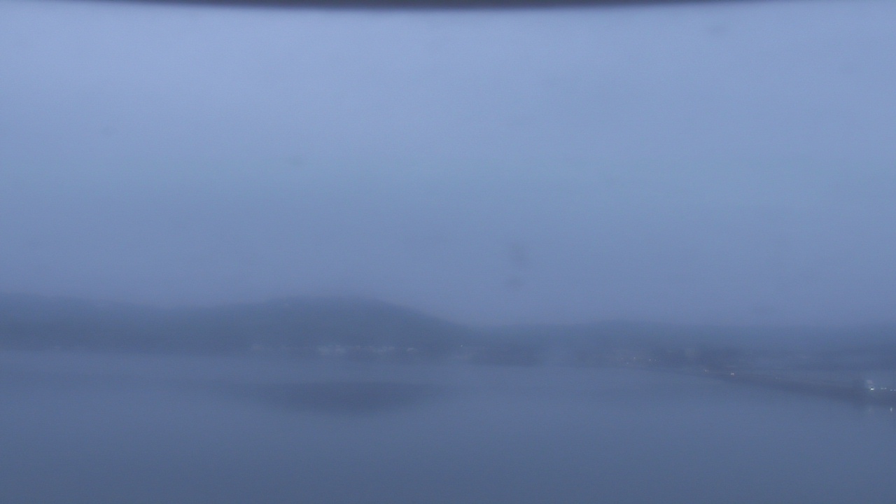 Thumbnail for current weather camera view from Wyndham Garden Lake Guntersville in Guntersville, Alabama