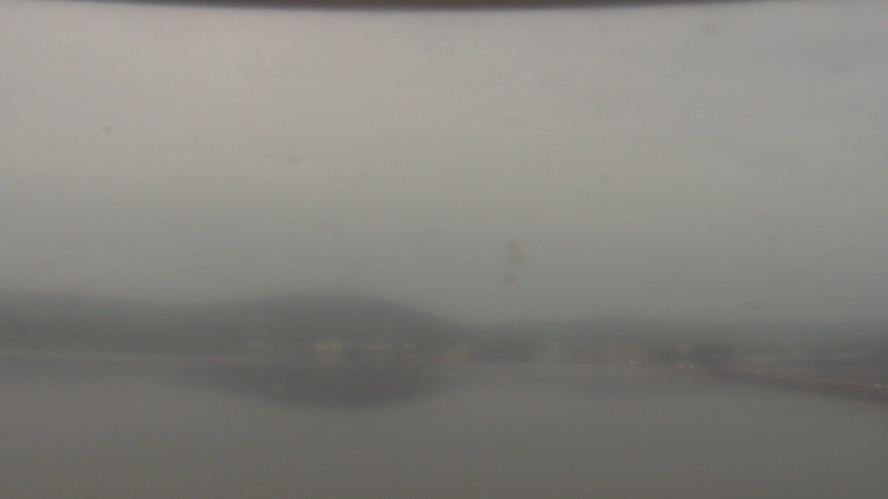 Thumbnail for current weather camera view from Wyndham Garden Lake Guntersville in Guntersville, Alabama