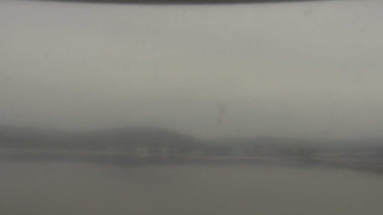 Thumbnail for current weather camera view from Wyndham Garden Lake Guntersville in Guntersville, Alabama