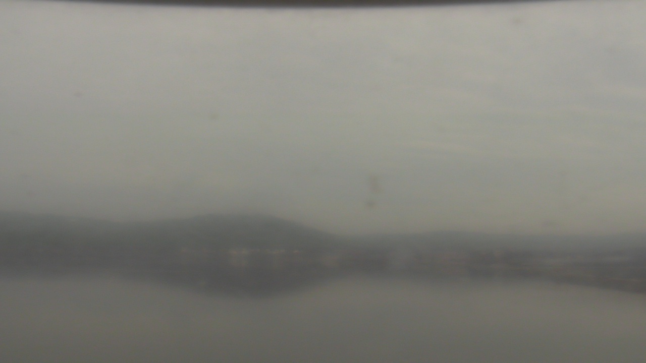 Thumbnail for current weather camera view from Wyndham Garden Lake Guntersville in Guntersville, Alabama