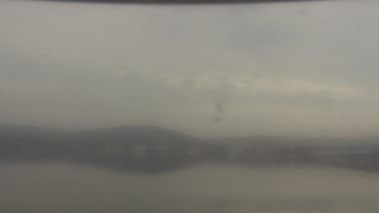 Thumbnail for current weather camera view from Wyndham Garden Lake Guntersville in Guntersville, Alabama