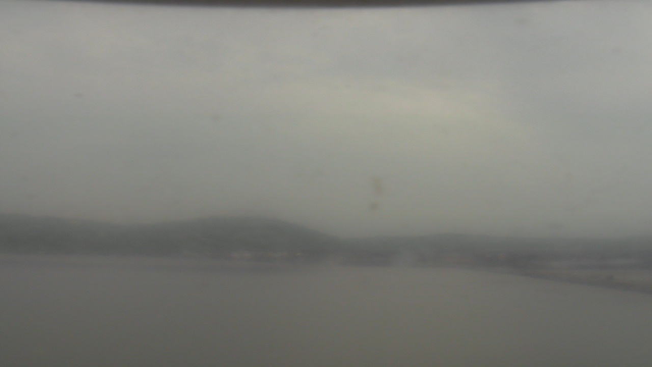 Thumbnail for current weather camera view from Wyndham Garden Lake Guntersville in Guntersville, Alabama