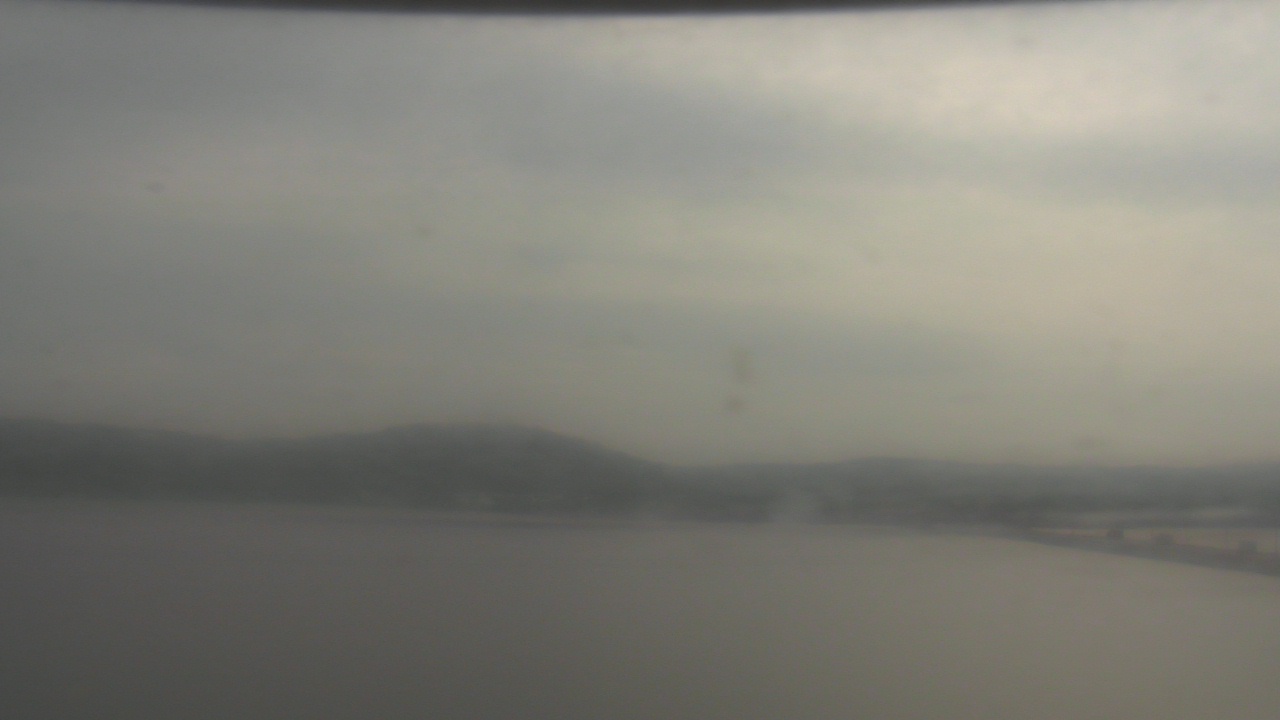 Thumbnail for current weather camera view from Wyndham Garden Lake Guntersville in Guntersville, Alabama