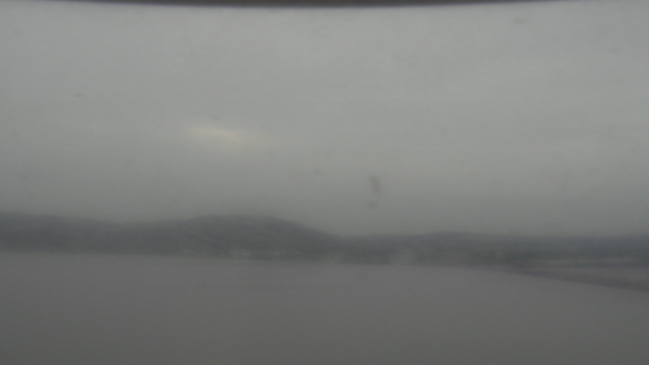 Thumbnail for current weather camera view from Wyndham Garden Lake Guntersville in Guntersville, Alabama