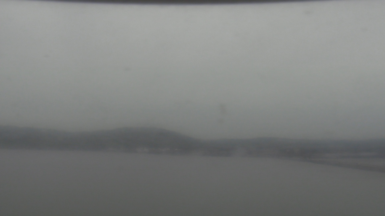 Thumbnail for current weather camera view from Wyndham Garden Lake Guntersville in Guntersville, Alabama