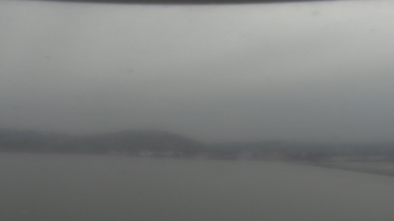 Thumbnail for current weather camera view from Wyndham Garden Lake Guntersville in Guntersville, Alabama