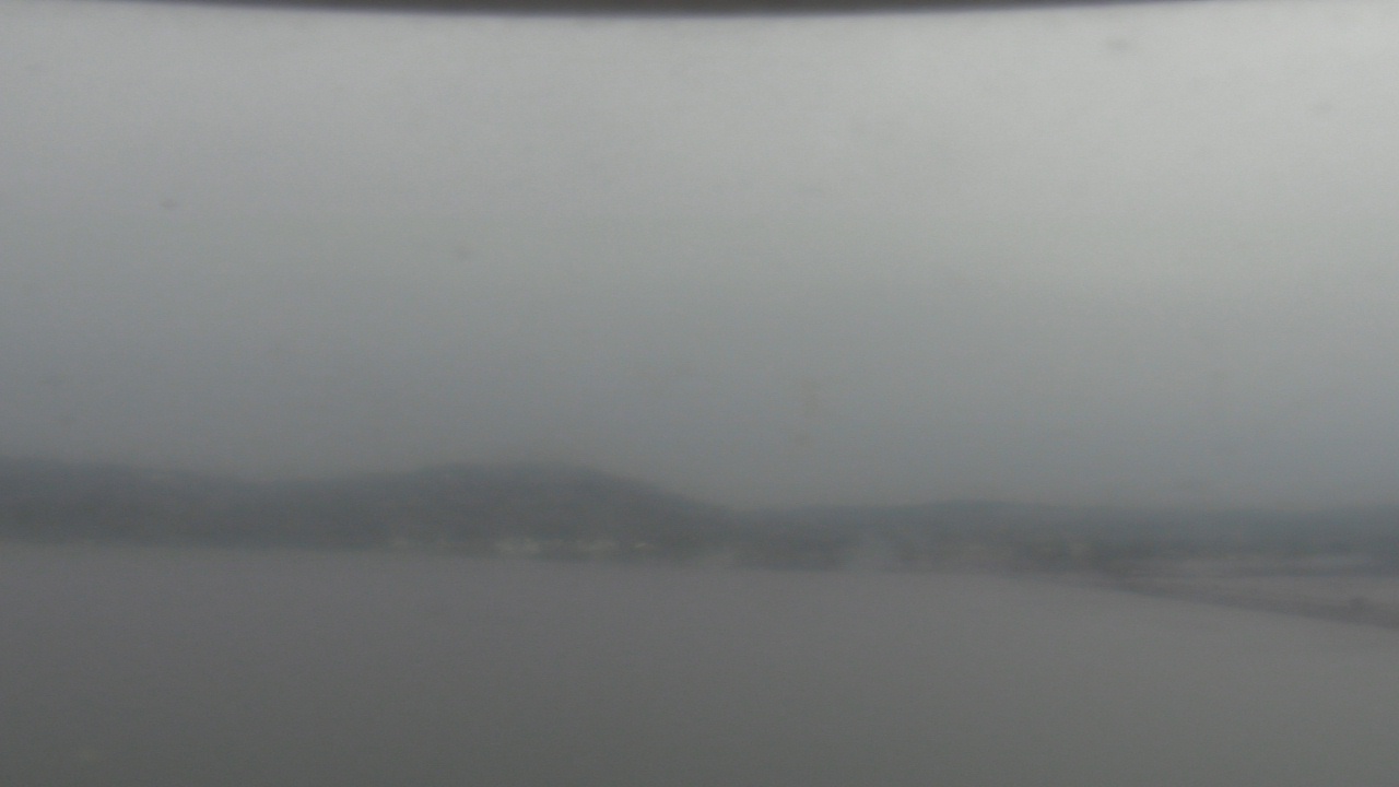 Thumbnail for current weather camera view from Wyndham Garden Lake Guntersville in Guntersville, Alabama