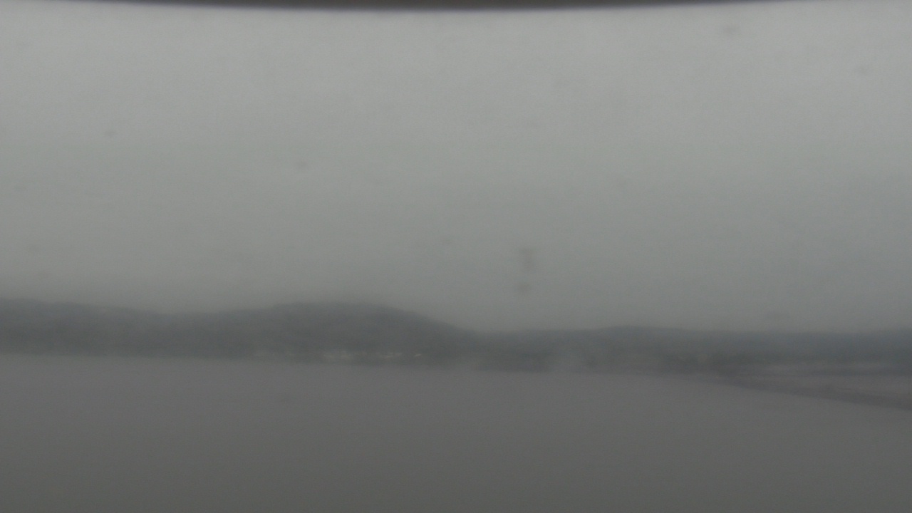 Thumbnail for current weather camera view from Wyndham Garden Lake Guntersville in Guntersville, Alabama