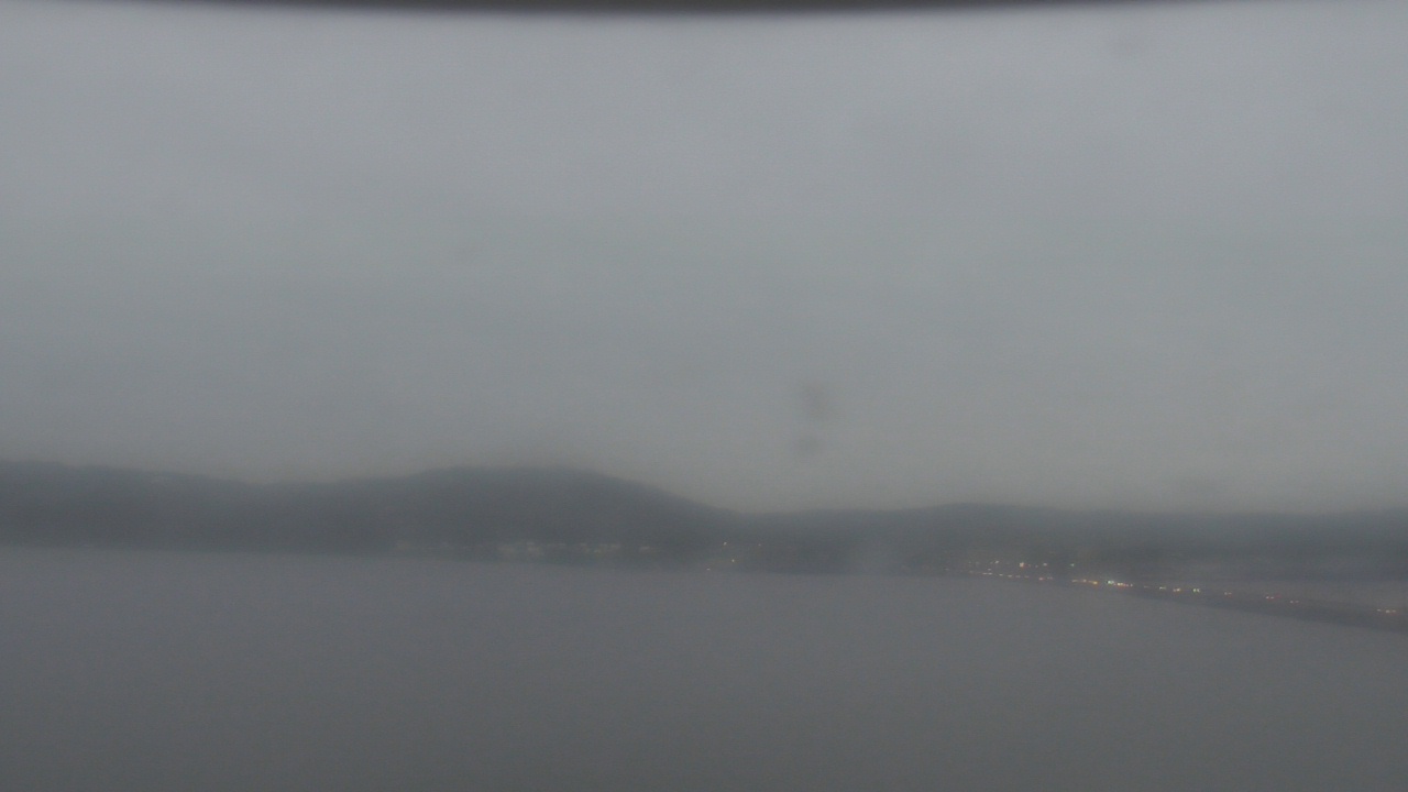 Thumbnail for current weather camera view from Wyndham Garden Lake Guntersville in Guntersville, Alabama