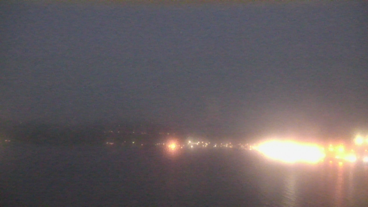 Thumbnail for current weather camera view from Wyndham Garden Lake Guntersville in Guntersville, Alabama