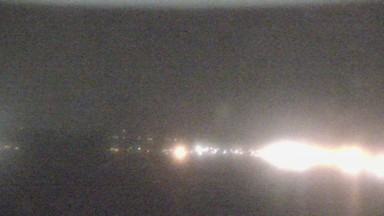 Thumbnail for current weather camera view from Wyndham Garden Lake Guntersville in Guntersville, Alabama