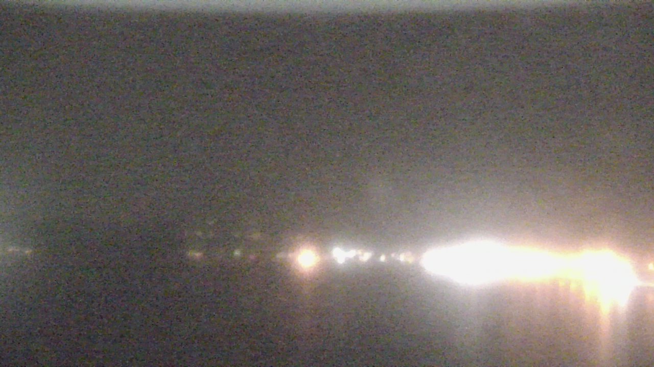 Thumbnail for current weather camera view from Wyndham Garden Lake Guntersville in Guntersville, Alabama