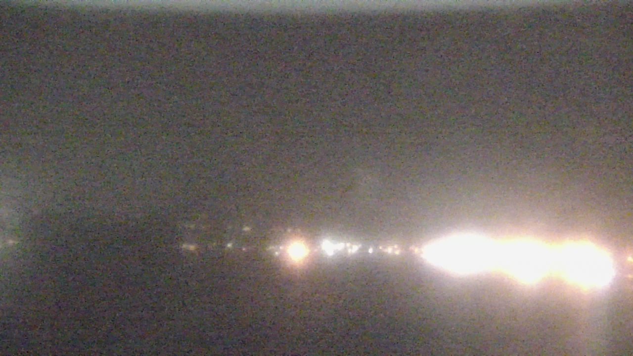 Thumbnail for current weather camera view from Wyndham Garden Lake Guntersville in Guntersville, Alabama