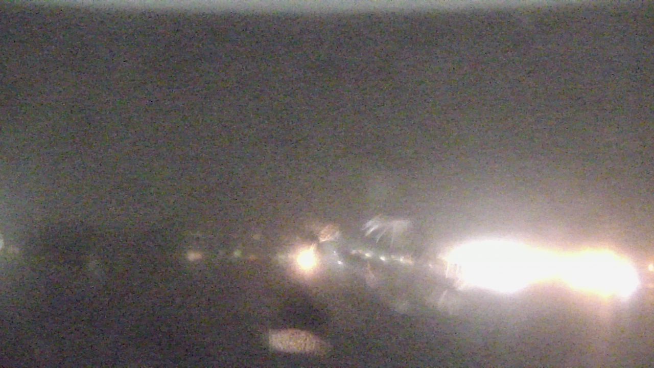 Thumbnail for current weather camera view from Wyndham Garden Lake Guntersville in Guntersville, Alabama