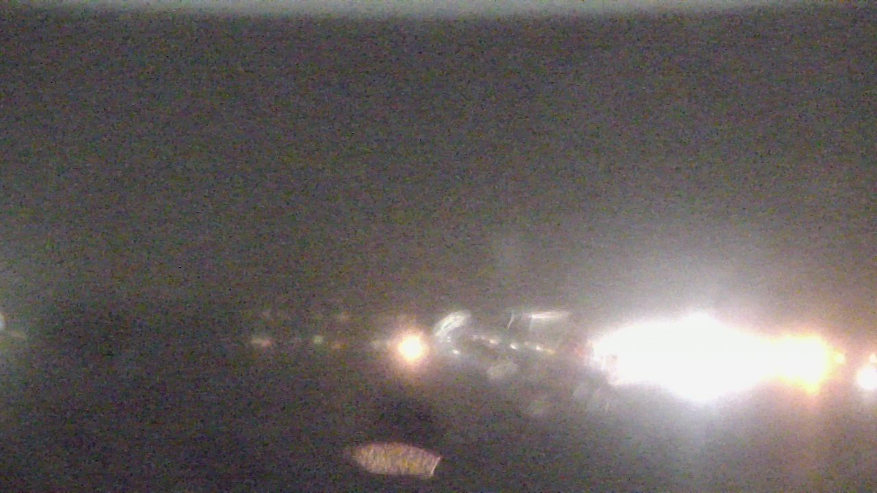 Thumbnail for current weather camera view from Wyndham Garden Lake Guntersville in Guntersville, Alabama