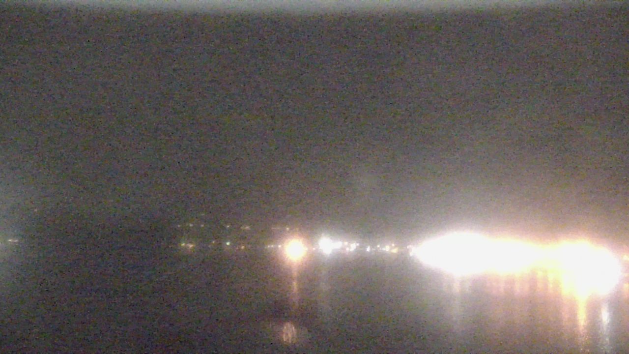 Thumbnail for current weather camera view from Wyndham Garden Lake Guntersville in Guntersville, Alabama