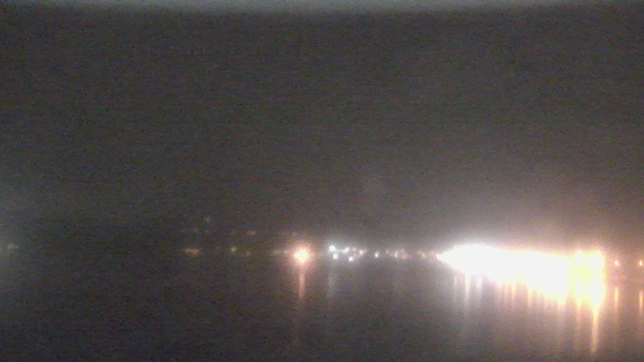 Thumbnail for current weather camera view from Wyndham Garden Lake Guntersville in Guntersville, Alabama