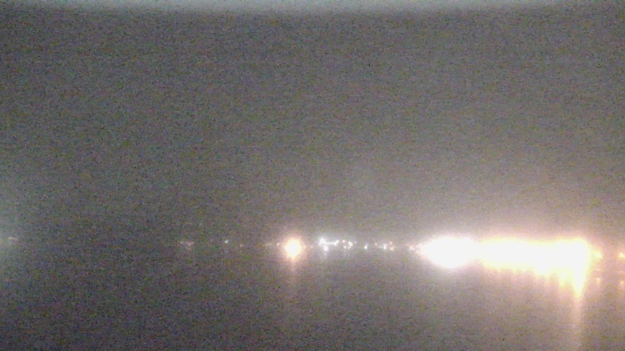 Thumbnail for current weather camera view from Wyndham Garden Lake Guntersville in Guntersville, Alabama