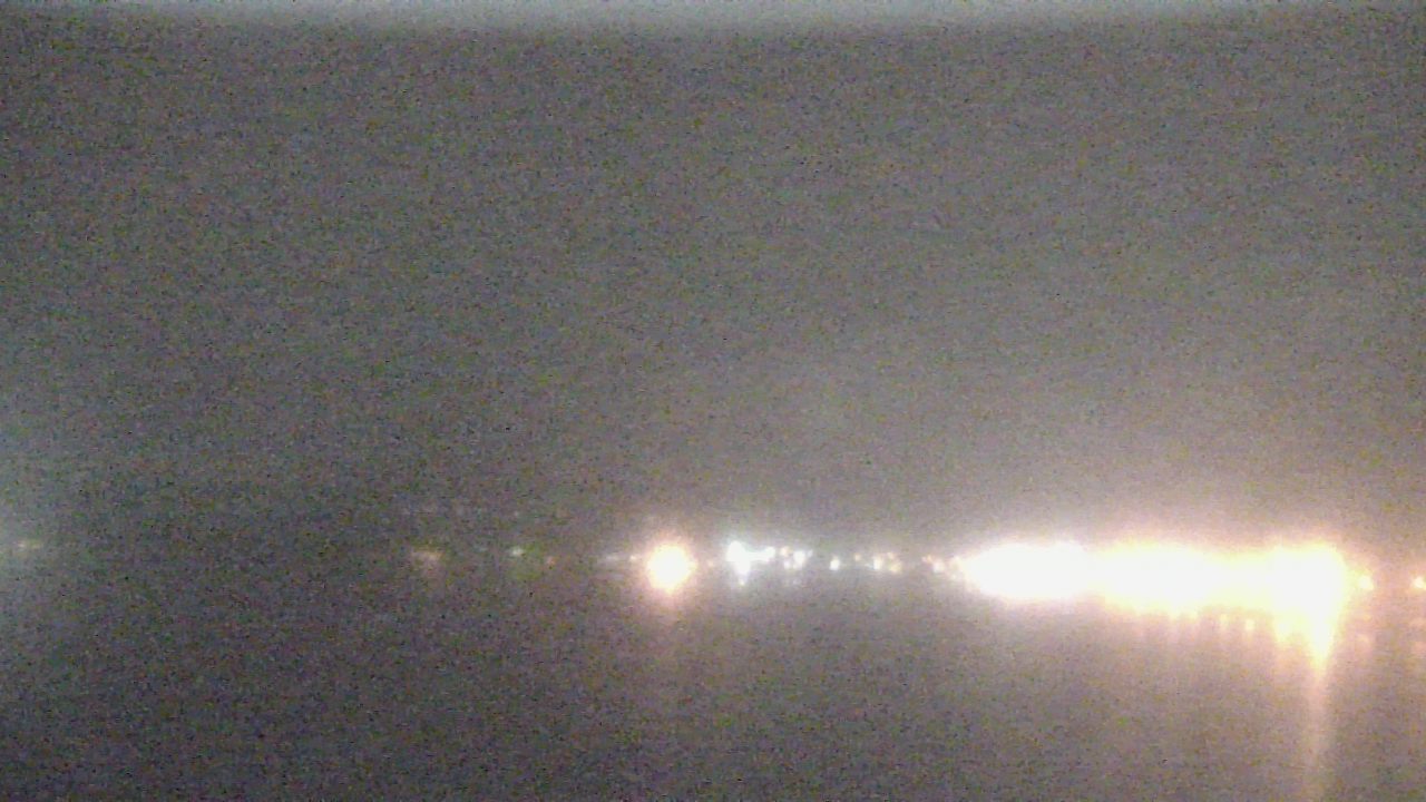 Thumbnail for current weather camera view from Wyndham Garden Lake Guntersville in Guntersville, Alabama