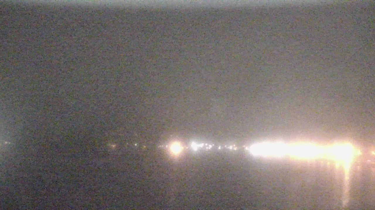 Thumbnail for current weather camera view from Wyndham Garden Lake Guntersville in Guntersville, Alabama