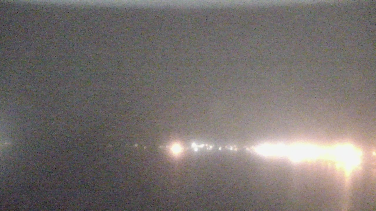 Thumbnail for current weather camera view from Wyndham Garden Lake Guntersville in Guntersville, Alabama