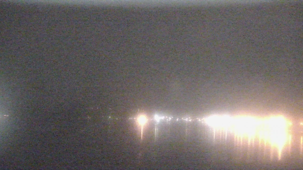 Thumbnail for current weather camera view from Wyndham Garden Lake Guntersville in Guntersville, Alabama