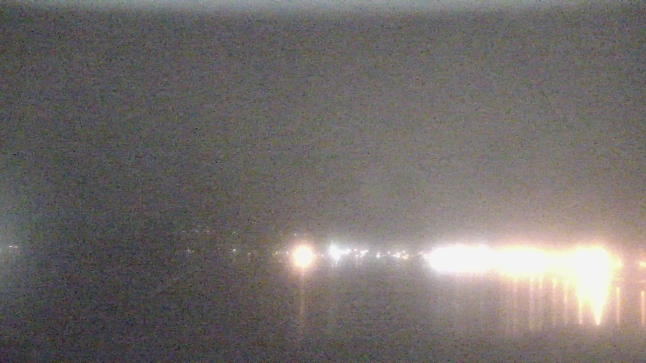 Thumbnail for current weather camera view from Wyndham Garden Lake Guntersville in Guntersville, Alabama