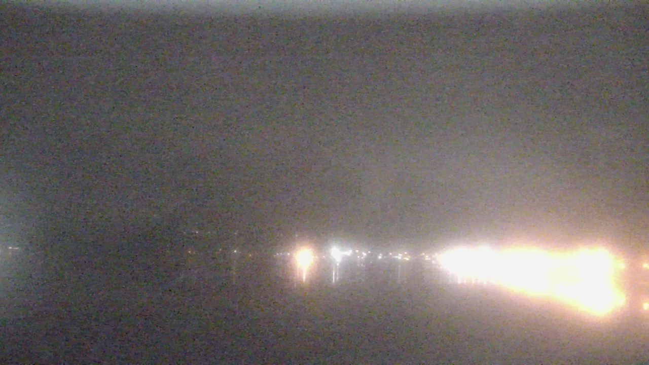 Thumbnail for current weather camera view from Wyndham Garden Lake Guntersville in Guntersville, Alabama