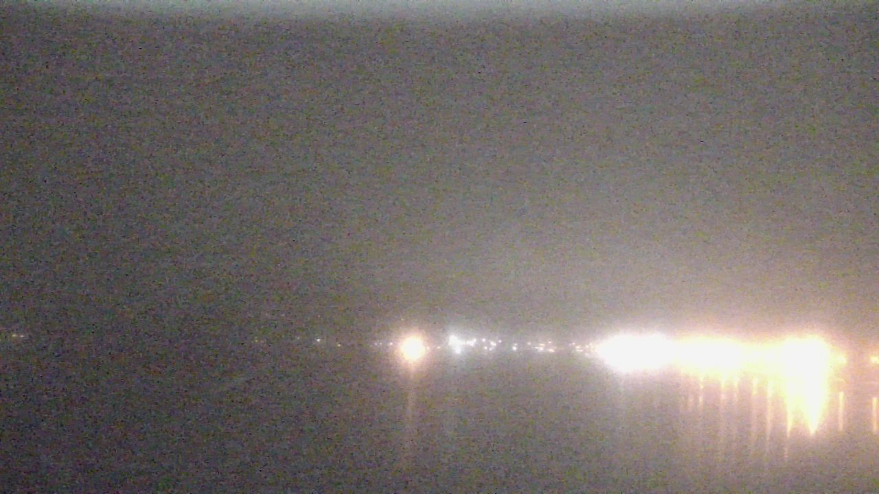 Thumbnail for current weather camera view from Wyndham Garden Lake Guntersville in Guntersville, Alabama