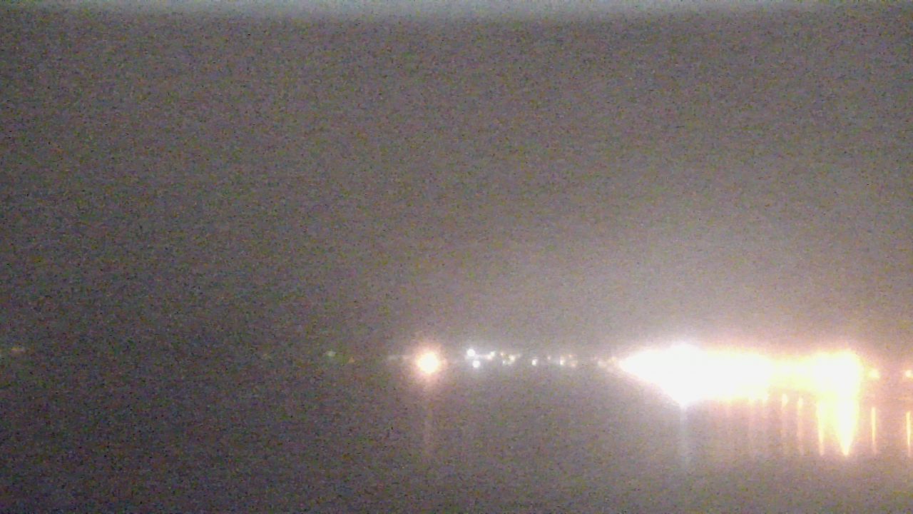 Thumbnail for current weather camera view from Wyndham Garden Lake Guntersville in Guntersville, Alabama