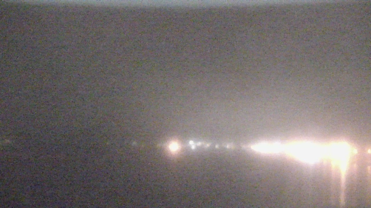 Thumbnail for current weather camera view from Wyndham Garden Lake Guntersville in Guntersville, Alabama