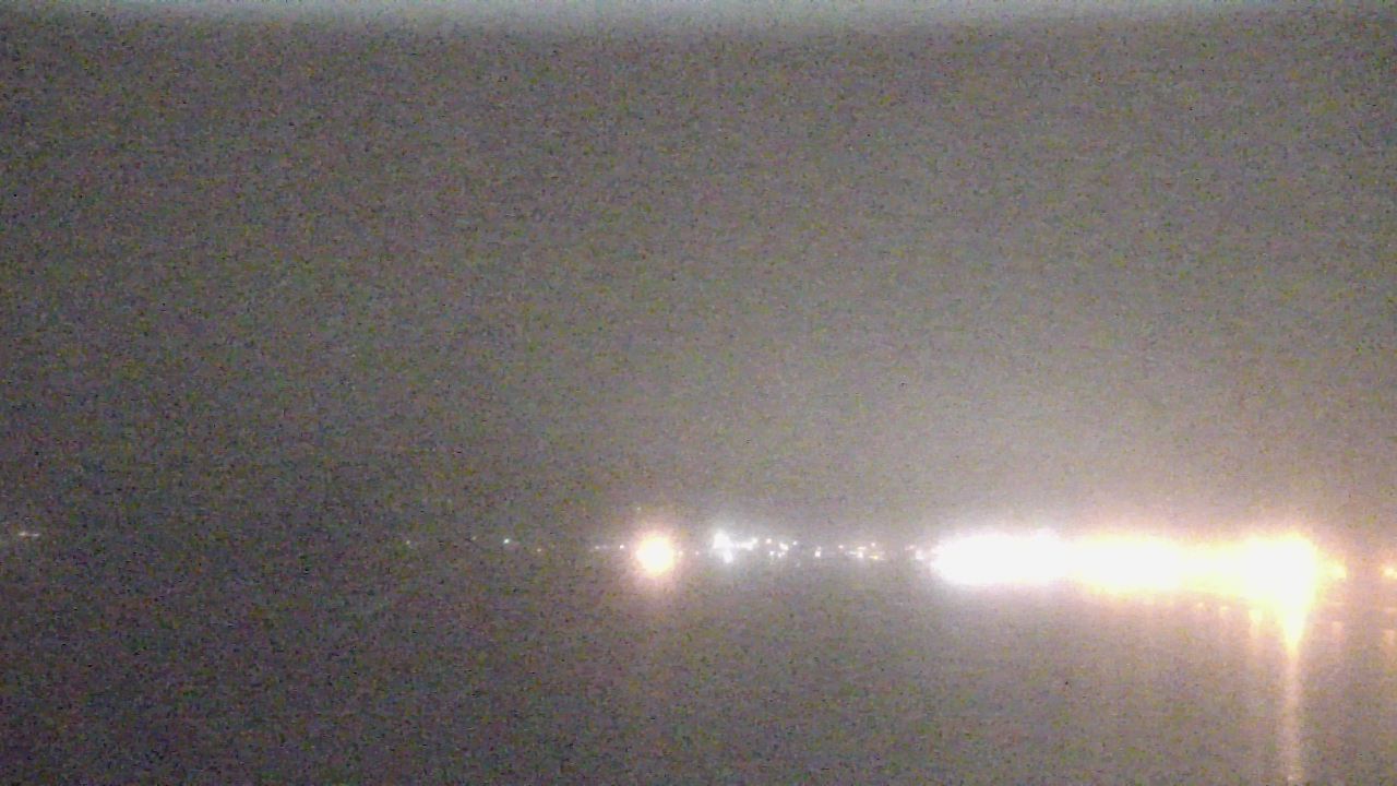 Thumbnail for current weather camera view from Wyndham Garden Lake Guntersville in Guntersville, Alabama