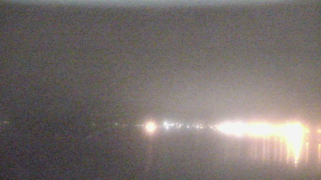 Thumbnail for current weather camera view from Wyndham Garden Lake Guntersville in Guntersville, Alabama