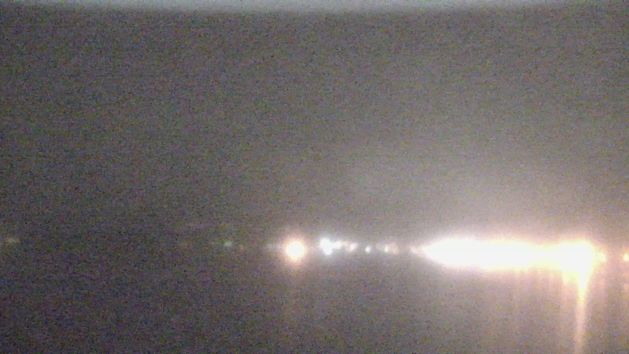 Thumbnail for current weather camera view from Wyndham Garden Lake Guntersville in Guntersville, Alabama