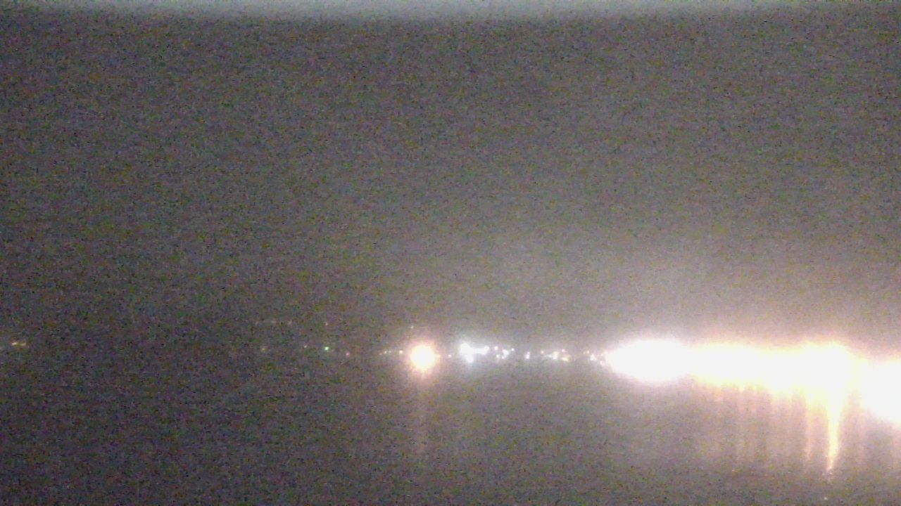 Thumbnail for current weather camera view from Wyndham Garden Lake Guntersville in Guntersville, Alabama