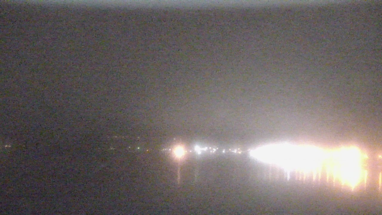 Thumbnail for current weather camera view from Wyndham Garden Lake Guntersville in Guntersville, Alabama