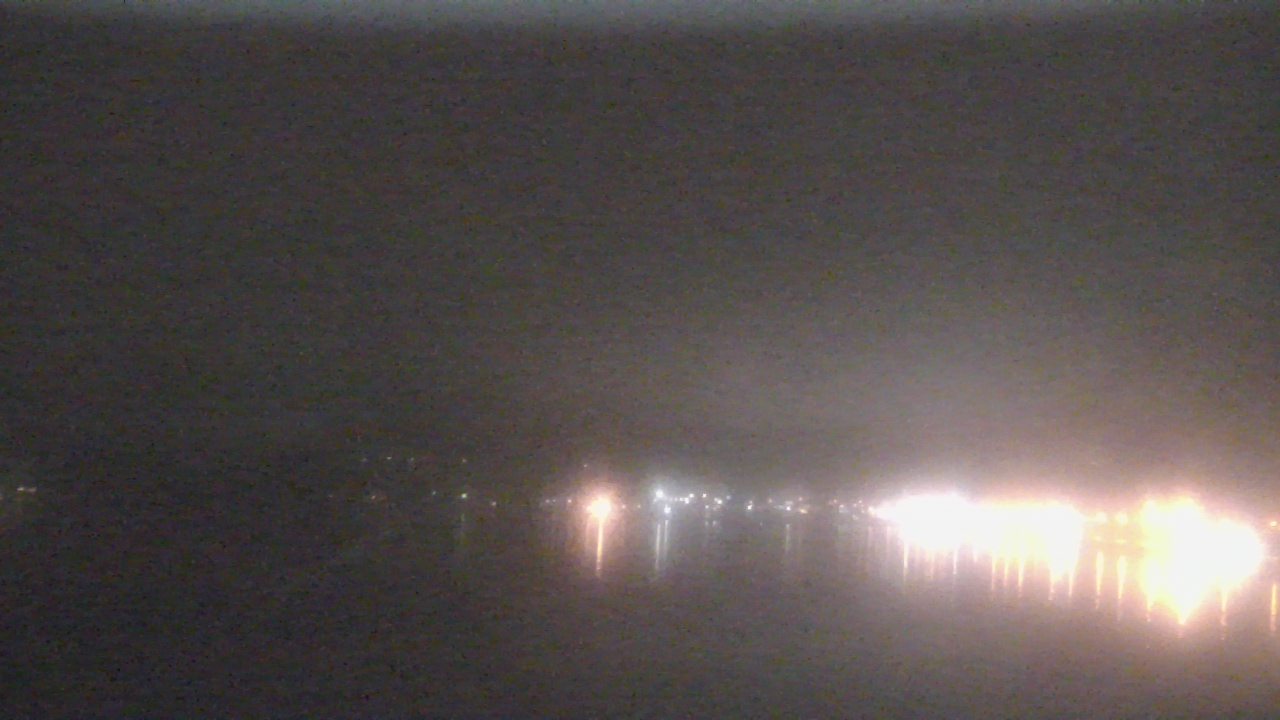 Thumbnail for current weather camera view from Wyndham Garden Lake Guntersville in Guntersville, Alabama
