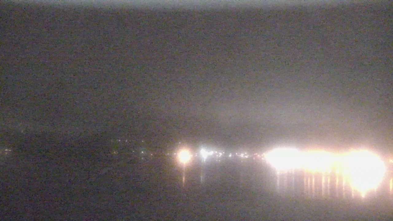 Thumbnail for current weather camera view from Wyndham Garden Lake Guntersville in Guntersville, Alabama