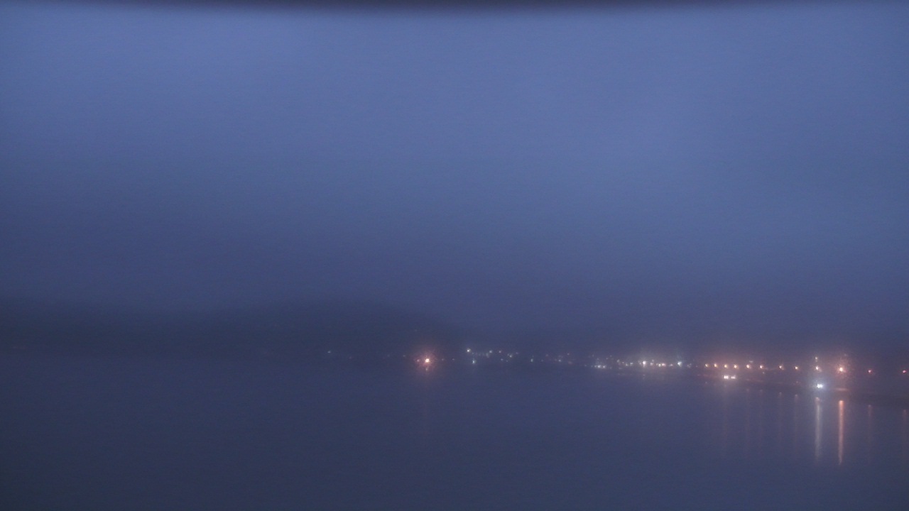 Thumbnail for current weather camera view from Wyndham Garden Lake Guntersville in Guntersville, Alabama