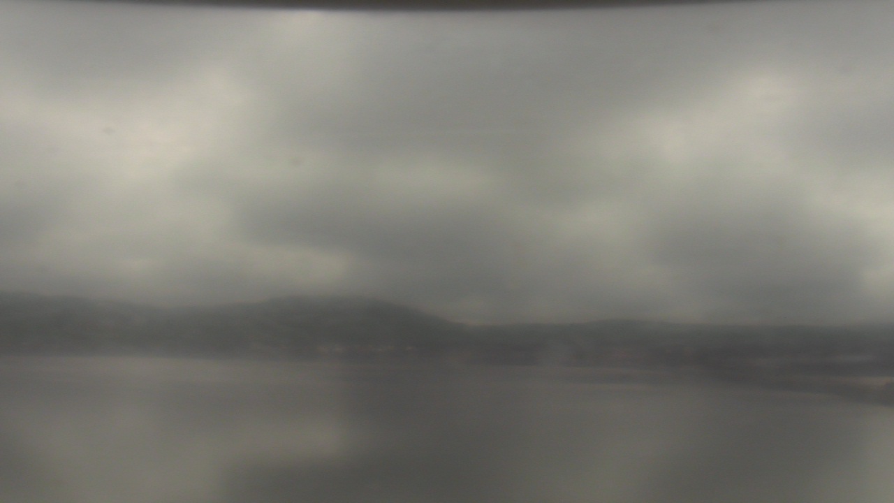 Thumbnail for current weather camera view from Wyndham Garden Lake Guntersville in Guntersville, Alabama