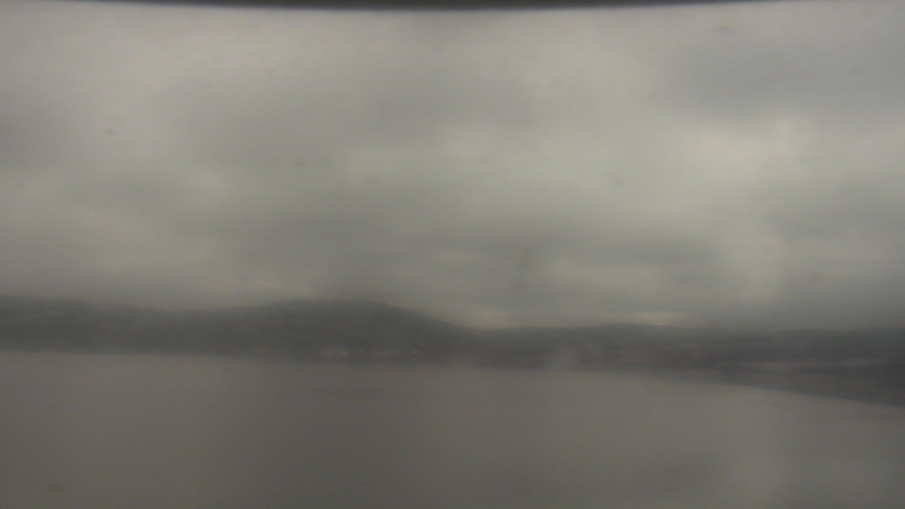 Thumbnail for current weather camera view from Wyndham Garden Lake Guntersville in Guntersville, Alabama